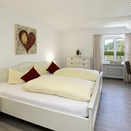 Apartment Ferienwohnung Zum Hohen Schloss